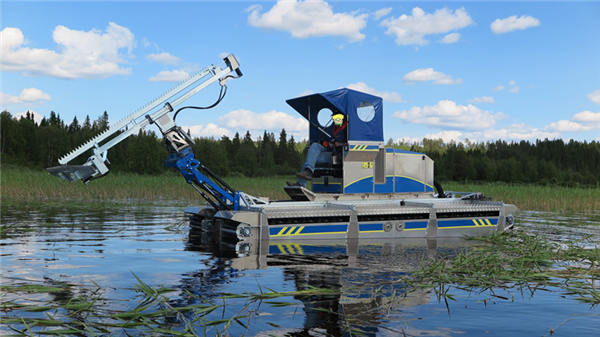 水陆两栖作业车